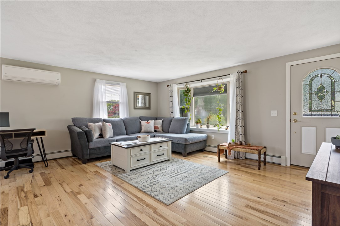 176 Rutland Street Cranston, RI 02920 - Photo 5 of 36 Gallery Image 5