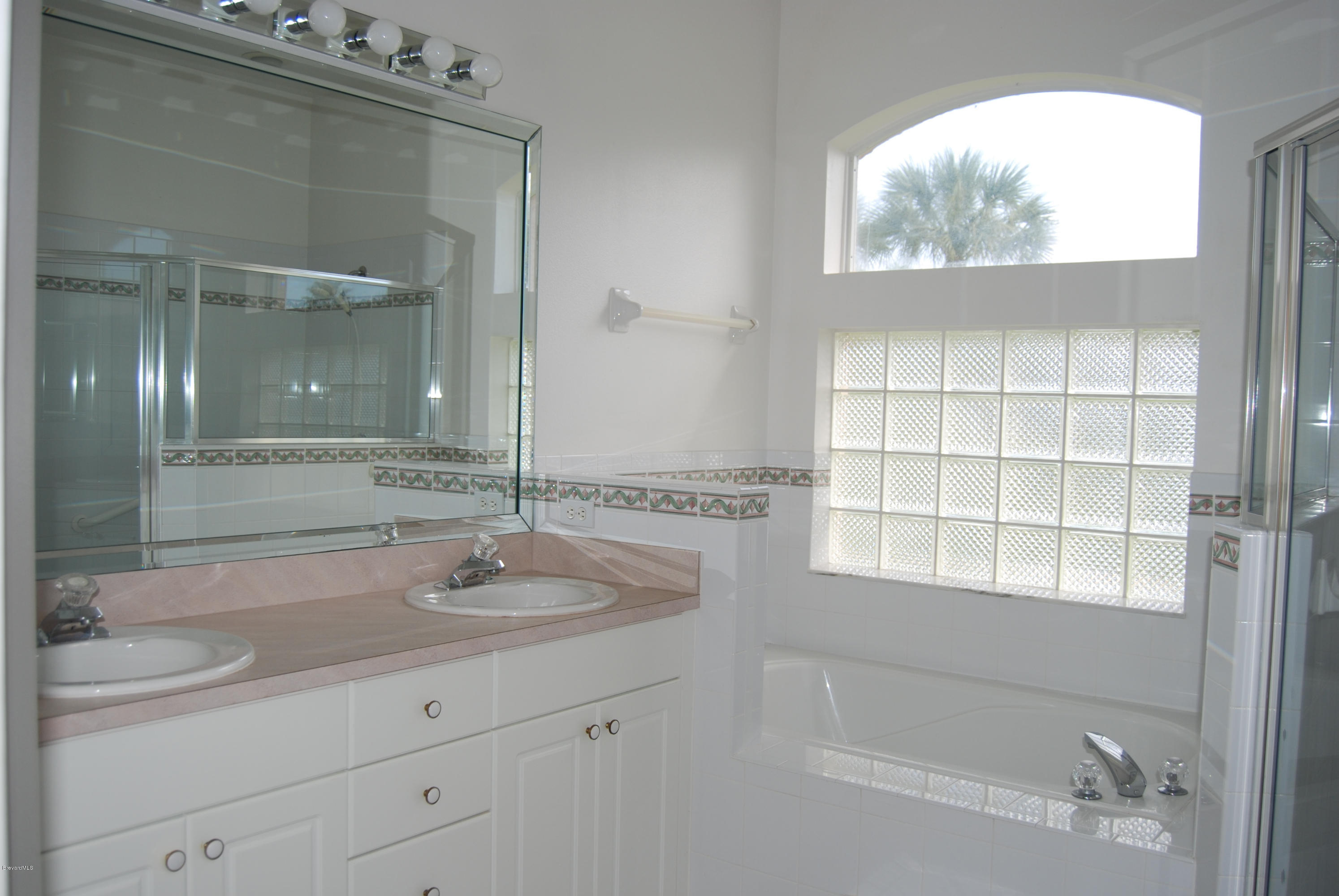 549 Renaissance Avenue Melbourne, FL 32940 - Photo 11 of 15 Master Bath - Double Sinks