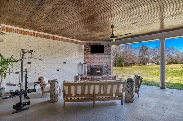 $995,000 | 301 Easton Pvt Drive, Stonewall, LA 71078