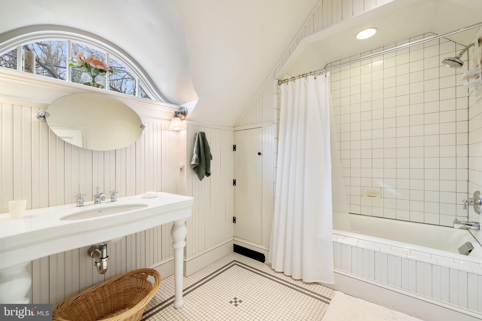 17697 Raven Rocks Road Bluemont, VA 20135 - Photo 45 of 104 Ensuite Bath