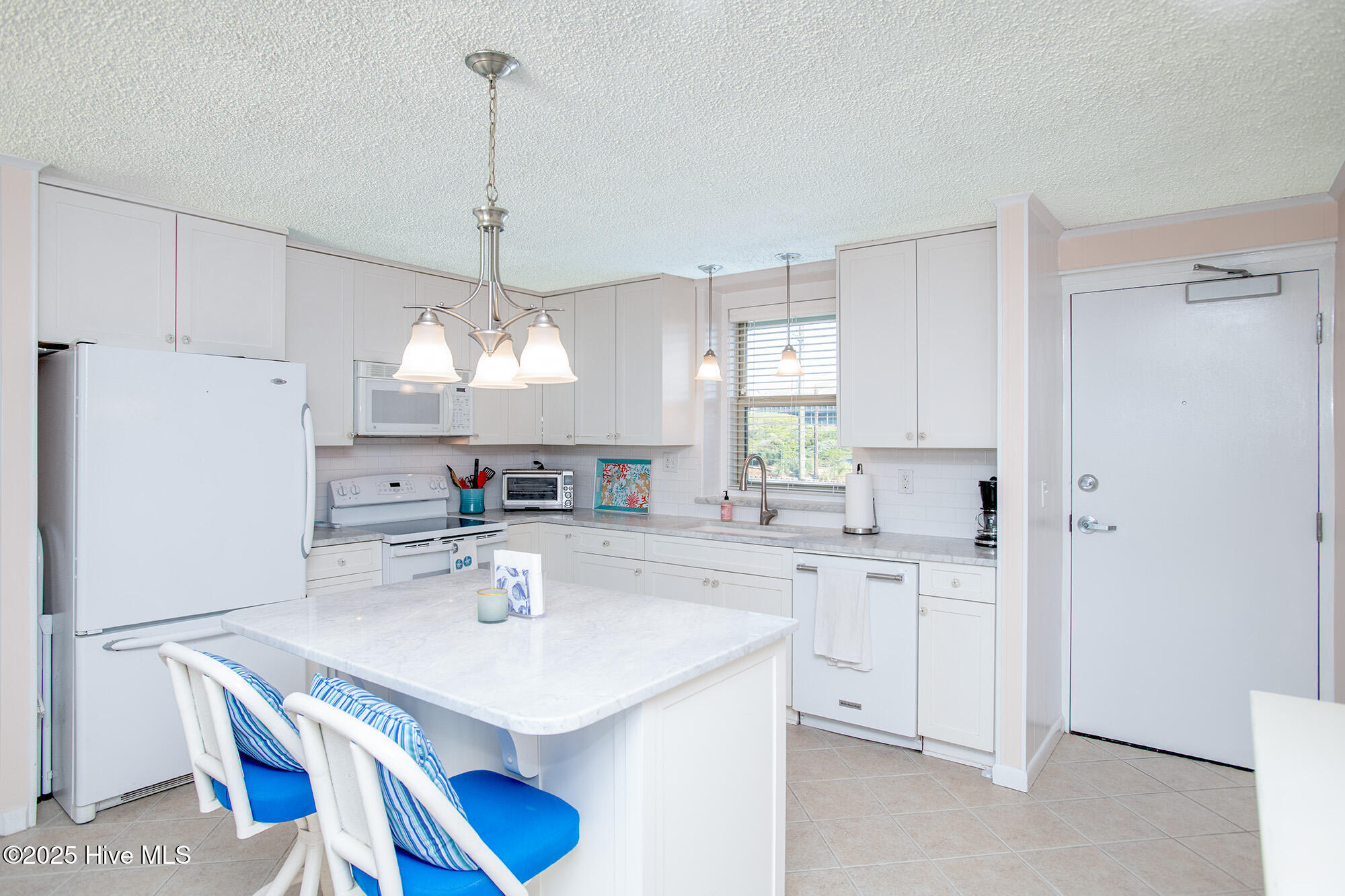 2305 West Fort Macon Road, Unit 103 Atlantic Beach, NC 28512 - Photo 4 of 22 SMUGGLERS COVE #103 (9)