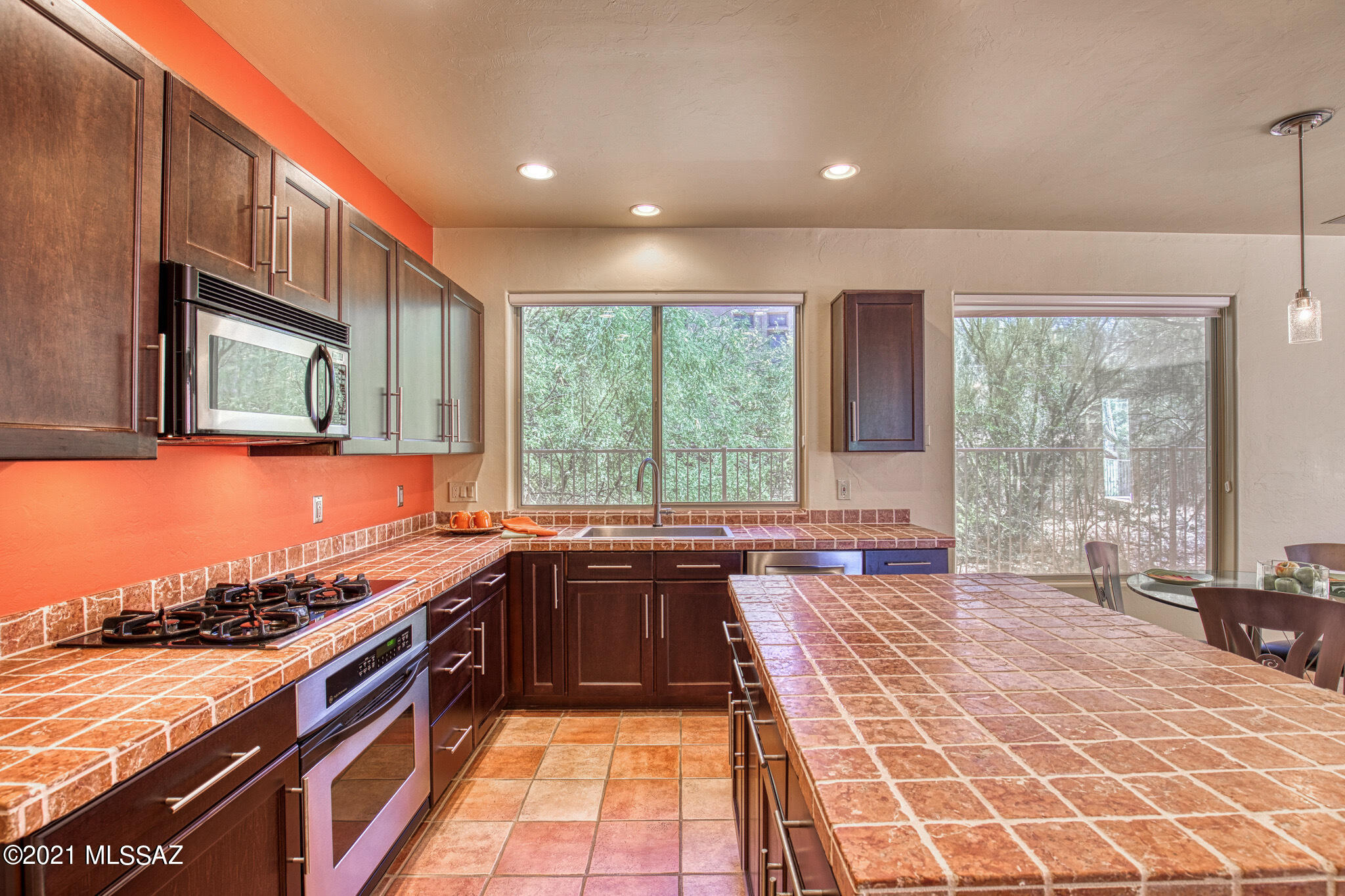 5328 Spring View Drive Tucson, AZ 85749 - Photo 10 of 28 Gallery Image 10