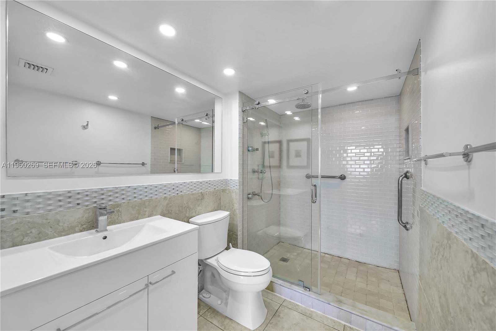 90 Alton Road, Unit 2604 Miami Beach, FL 33139 - Photo 15 of 36