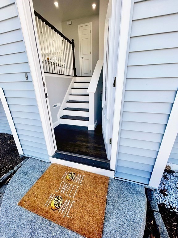 18 Haskell Road Pepperell, MA 01463 - Photo 3 of 36 a view of entryway