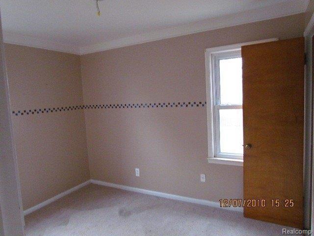 19701 Huntington Road Detroit, MI 48219 - Photo 7 of 10 IMG_1089
