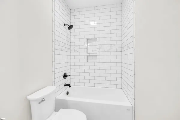 $750,000 | 301 Portland Circle, Greenwood, SC 29649