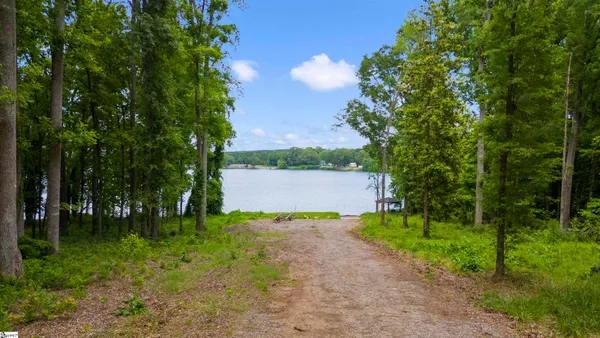 $750,000 | 301 Portland Circle, Greenwood, SC 29649