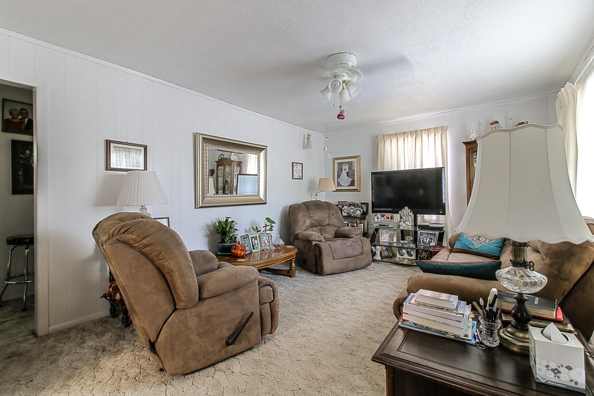 10425 Slemp Road Kodak, TN 37764 - Photo 7 of 21 a living room with furniture and a flat screen tv