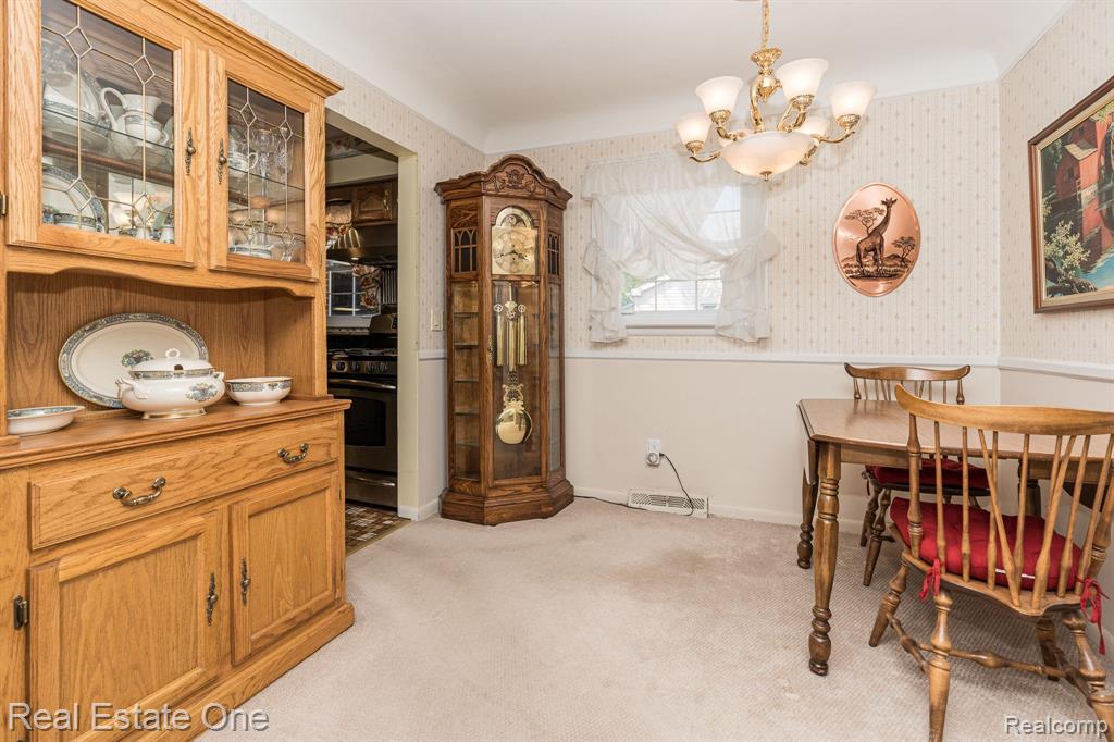 129 Texas Avenue Rochester Hills, MI 48309 - Photo 16 of 50