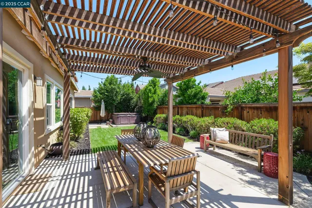 $850,000 | 490 Stratford Way, Brentwood, CA 94513