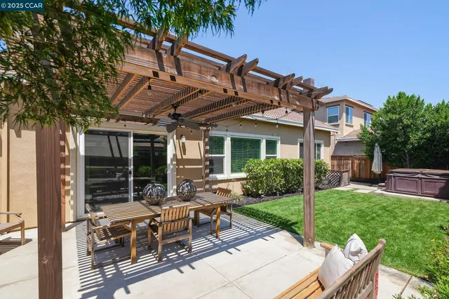 $850,000 | 490 Stratford Way, Brentwood, CA 94513