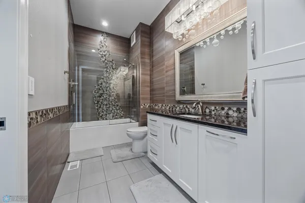 $3,950,000 | 4355 66th Street South, Fargo, ND 58104