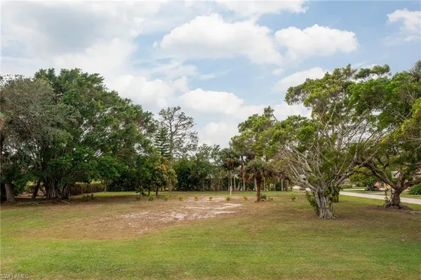 $599,000 | 264 Cypress Way West, Naples, FL 34110