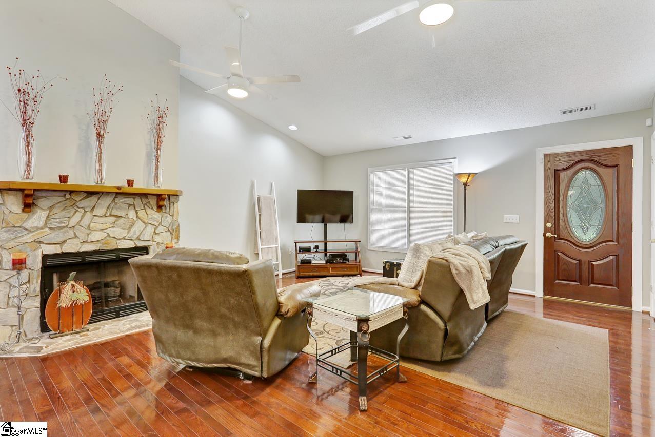111 Sheffield Road Greer, SC 29651 - Photo 5 of 36 Gallery Image 5