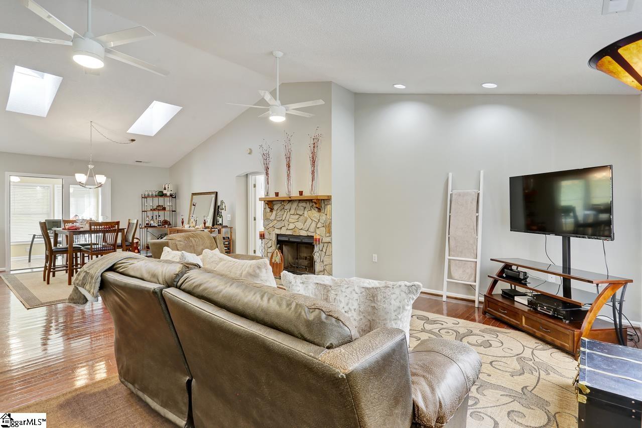 111 Sheffield Road Greer, SC 29651 - Photo 6 of 36 Gallery Image 6