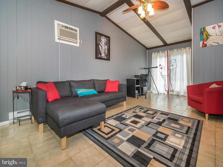 120 Goldengate Road Levittown, PA 19057 - Photo 3 of 13 Family Room