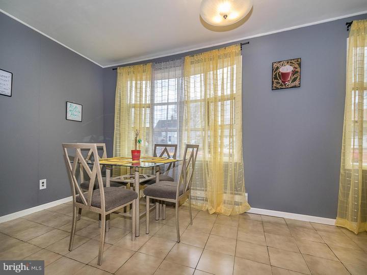 120 Goldengate Road Levittown, PA 19057 - Photo 5 of 13 Breakfast Room