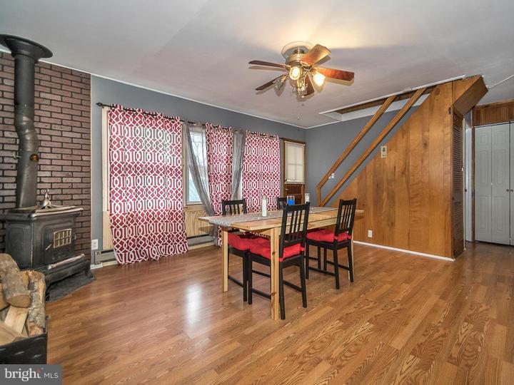 120 Goldengate Road Levittown, PA 19057 - Photo 6 of 13 Dining Room