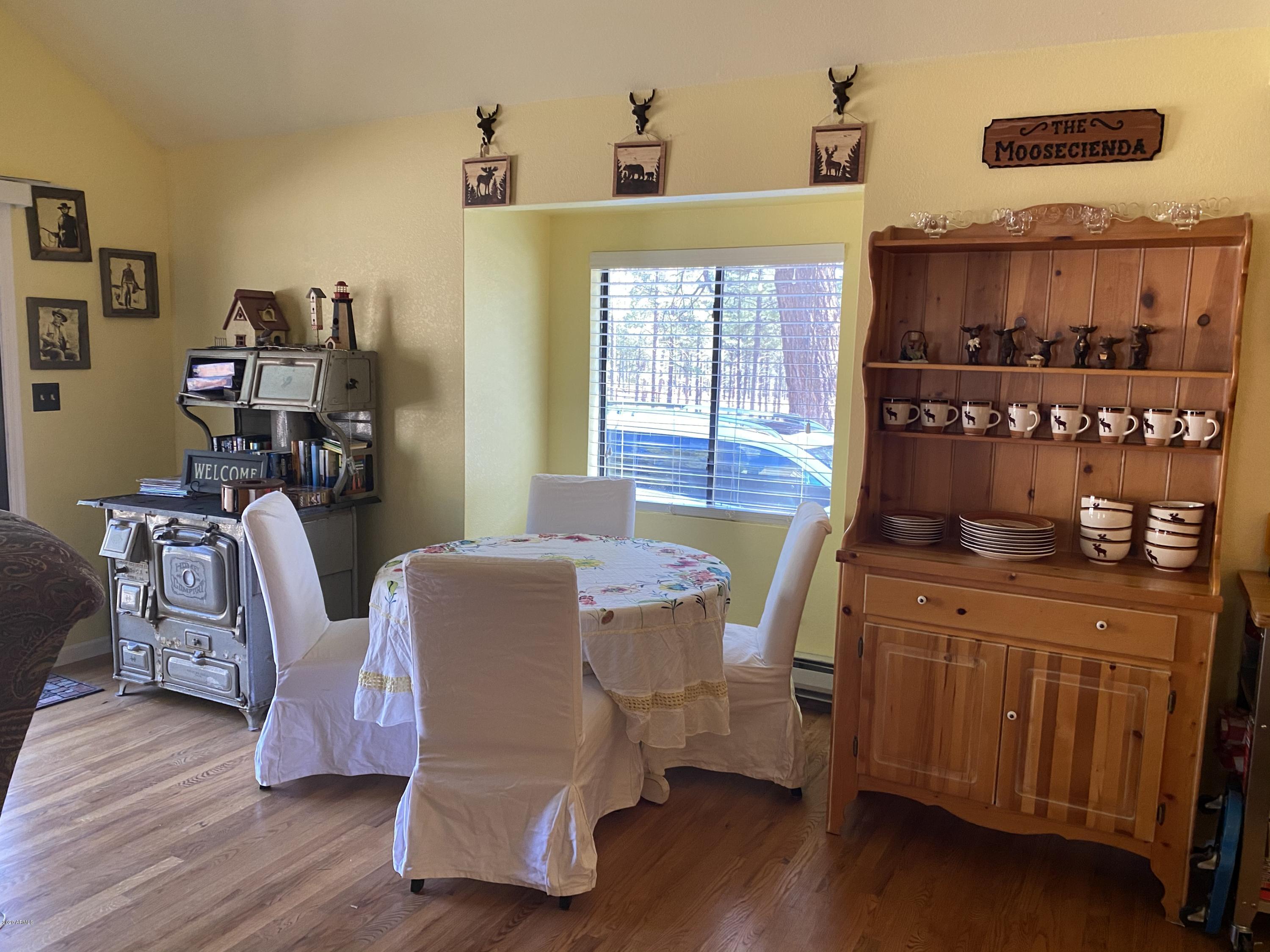 13086 Fallow Deer Road Parks, AZ 86018 - Photo 15 of 63 Breakfast nook