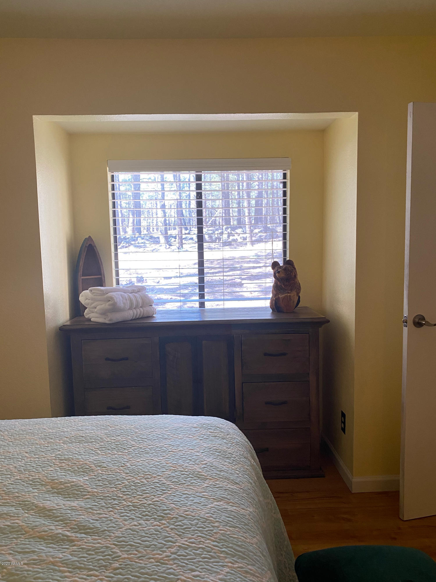 13086 Fallow Deer Road Parks, AZ 86018 - Photo 19 of 63 Master Bedroom