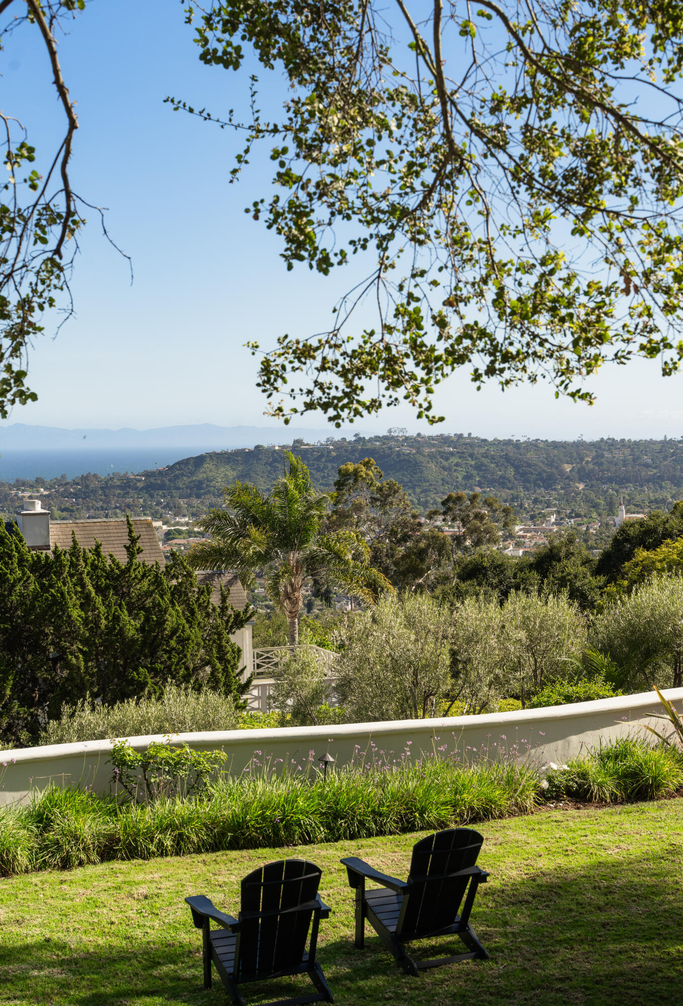 1416 Dover Road Santa Barbara, CA 93103 - Photo 5 of 22 Lawn Views