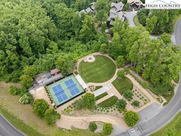 a view of a tennis court