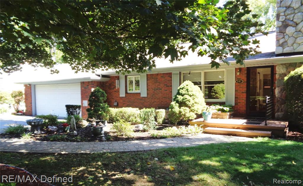 247 Rochdale Drive South Rochester Hills, MI 48309 - Photo 2 of 30