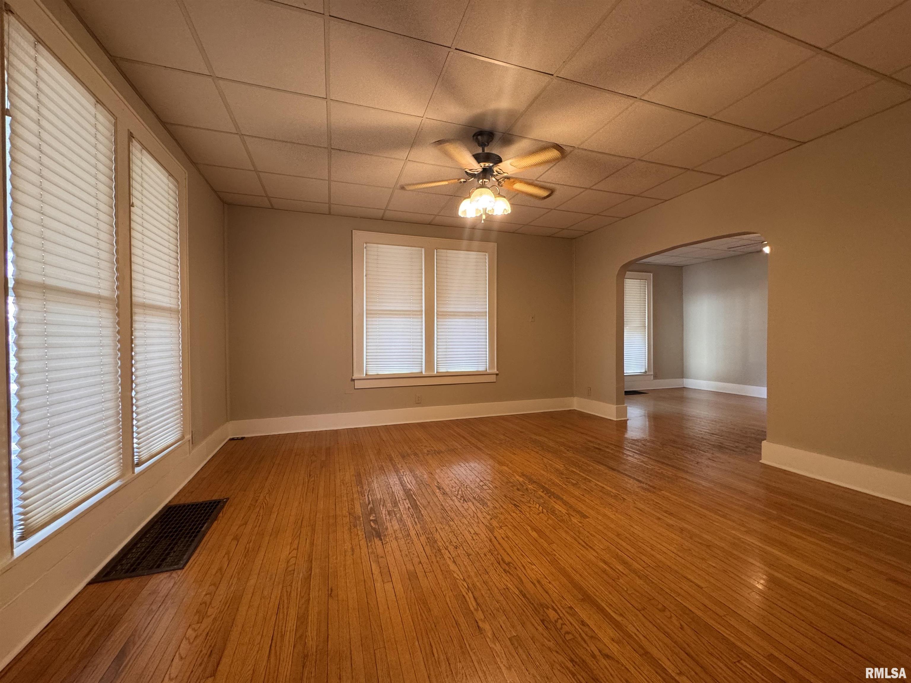 422 North Randolph Street Macomb, IL 61455 - Photo 3 of 23