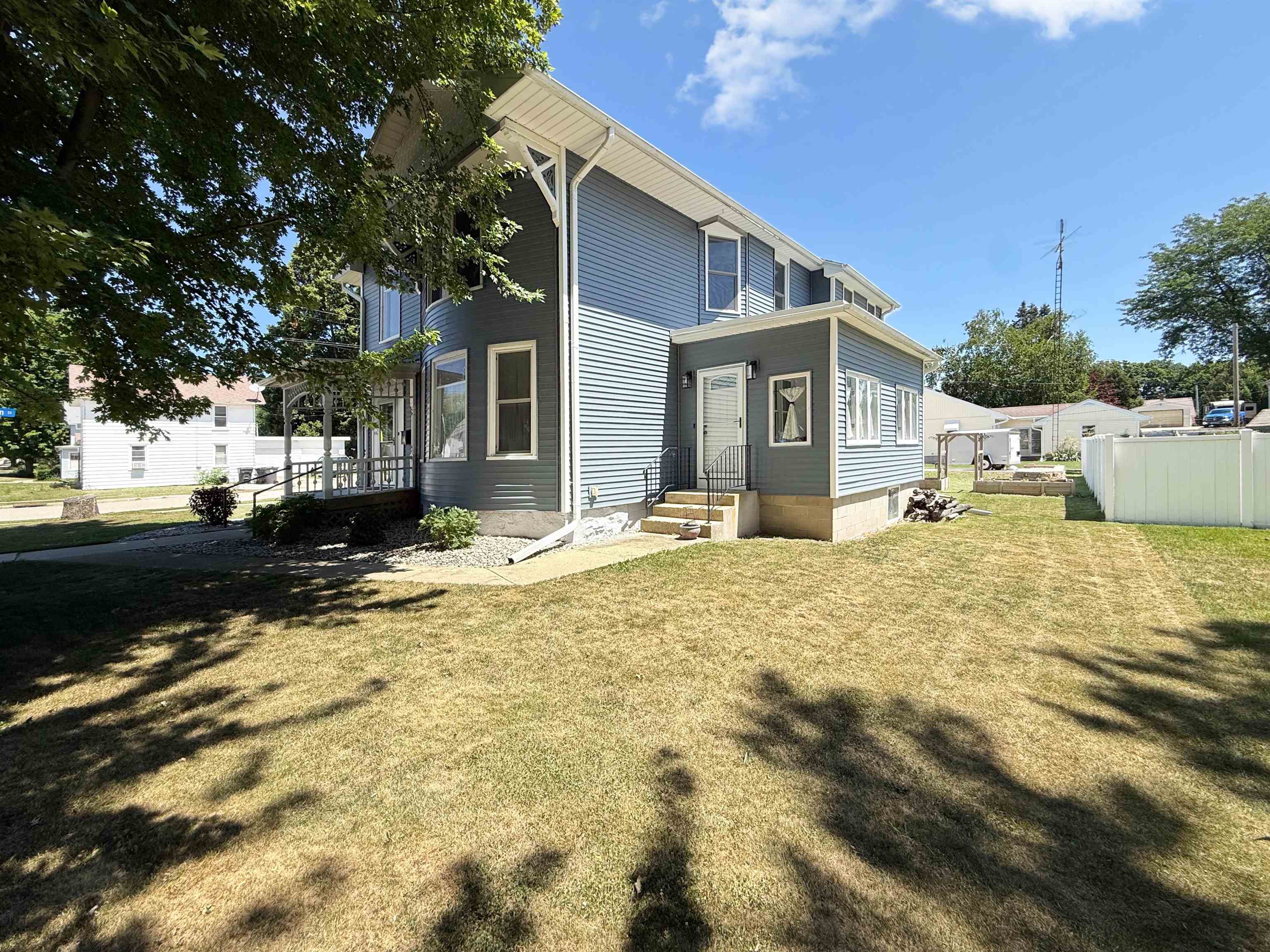 442 North Monroe Street Waterloo, WI 53594 - Photo 3 of 67