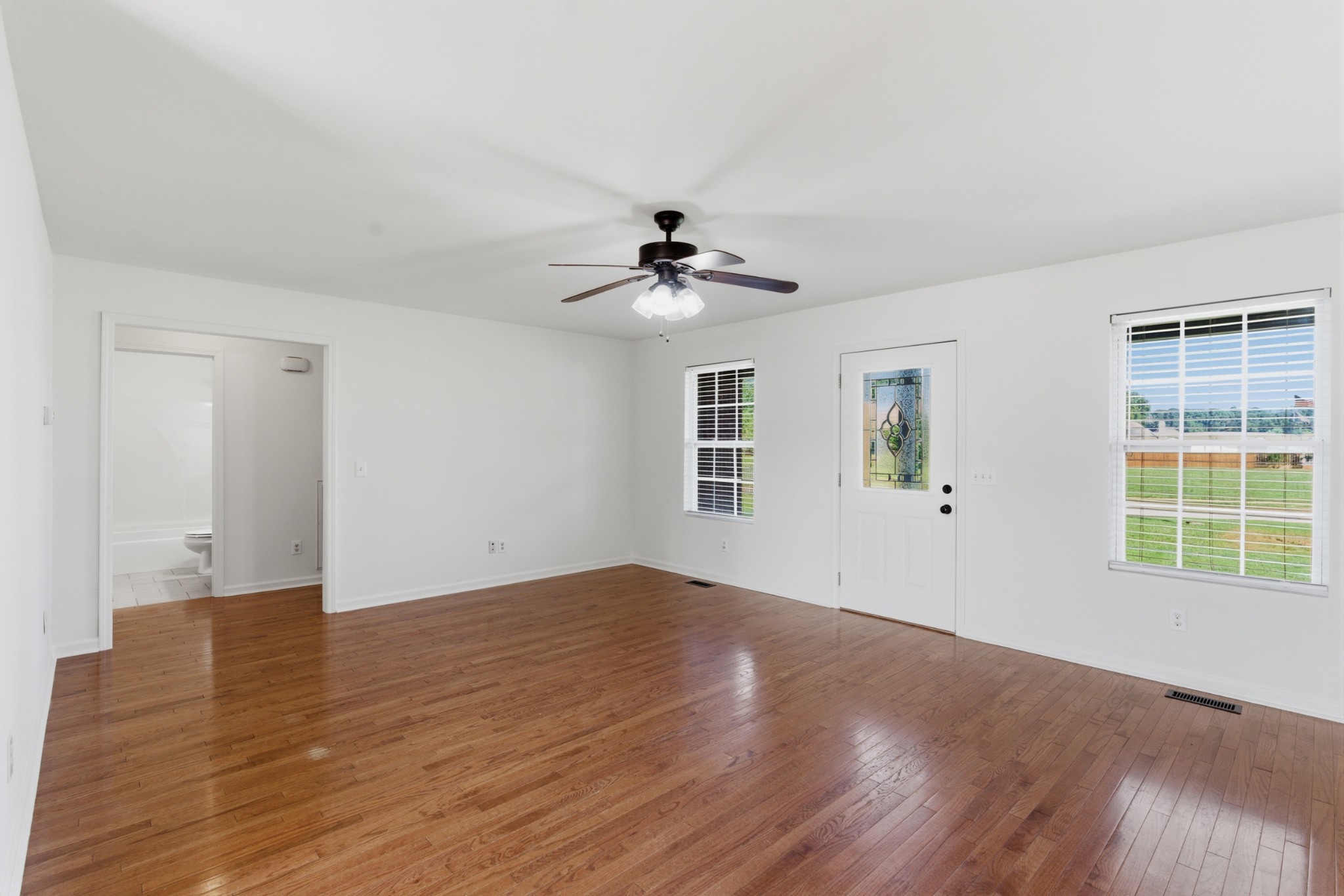 738 Sycamore Drive Springfield, TN 37172 - Photo 6 of 39