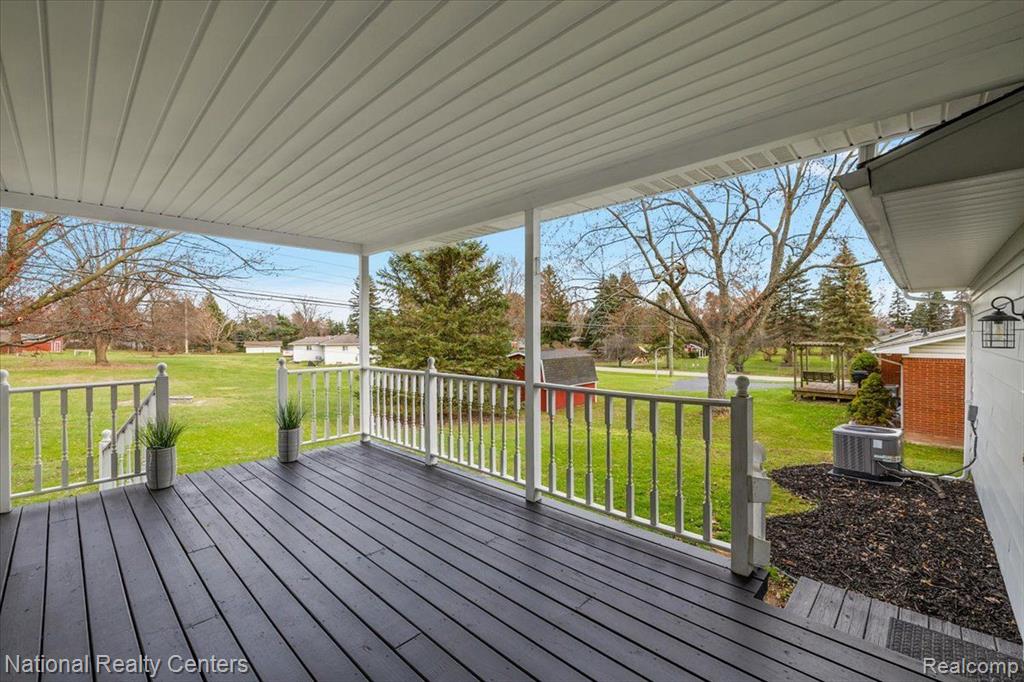 324 Brewster Road Rochester Hills, MI 48309 - Photo 10 of 39 Gallery Image 10