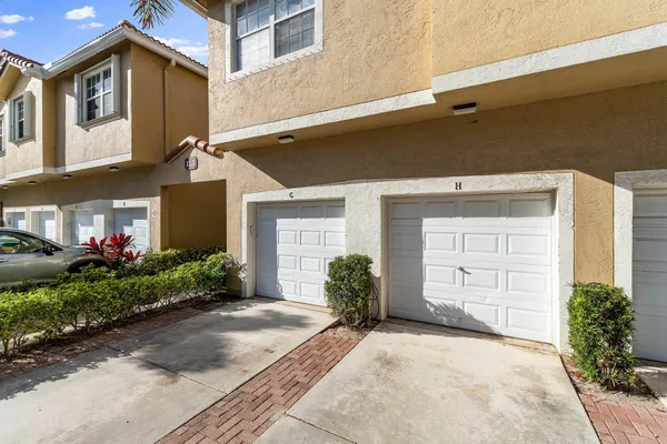 $3,000 | 113 Lighthouse Circle, Unit H, Tequesta, FL 33469
