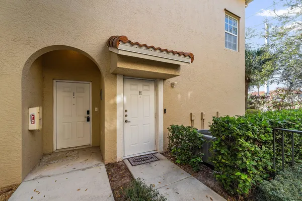 $3,000 | 113 Lighthouse Circle, Unit H, Tequesta, FL 33469