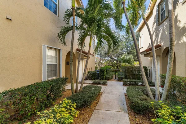 $3,000 | 113 Lighthouse Circle, Unit H, Tequesta, FL 33469