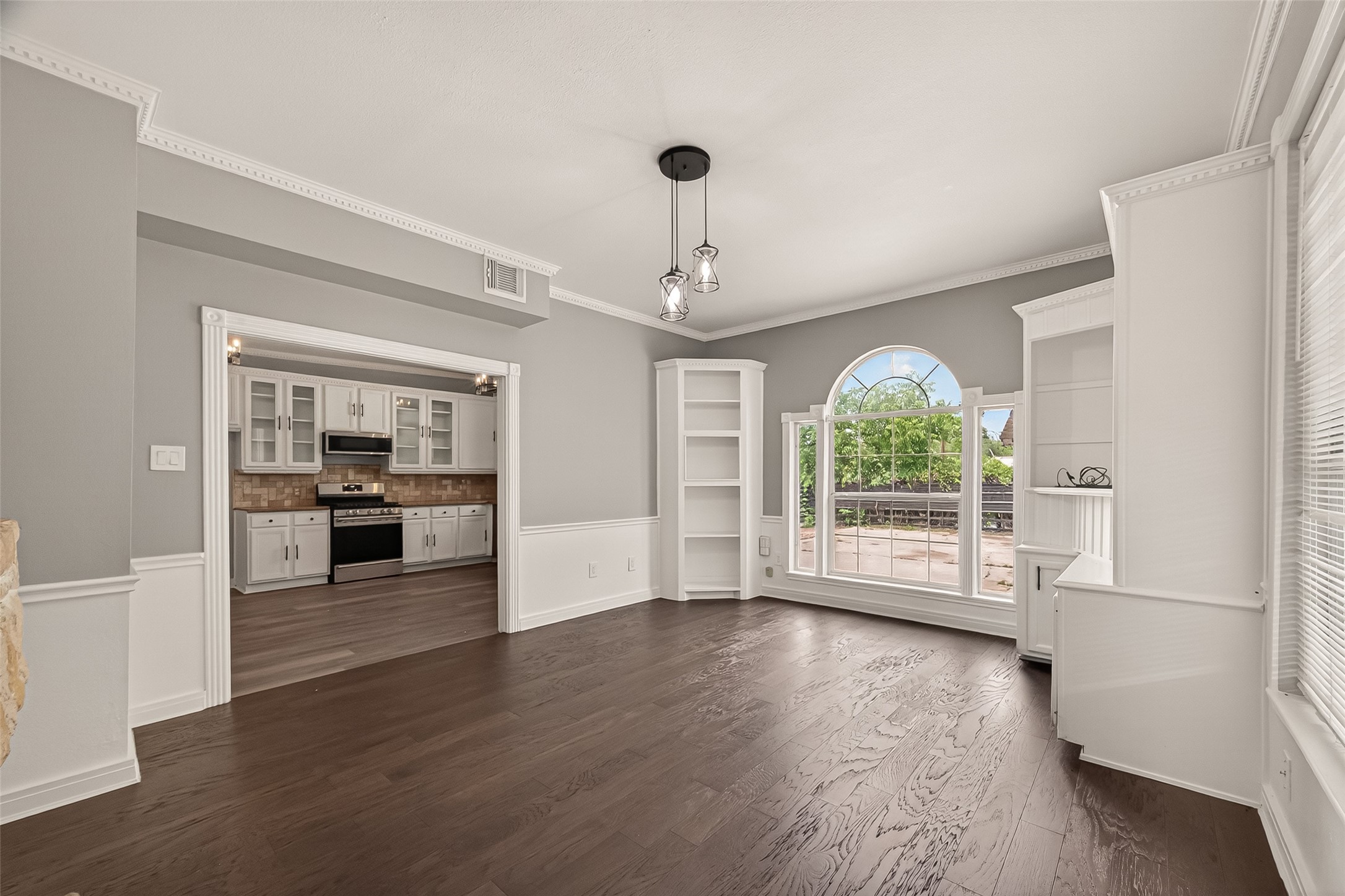 2120 Fulton Street Houston, TX 77009 - Photo 8 of 43