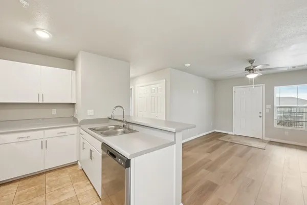 $1,200 | 254 Plez Morgan Drive, Unit E, Montgomery, TX 77356