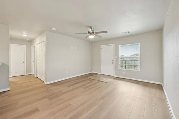 $1,200 | 254 Plez Morgan Drive, Unit E, Montgomery, TX 77356