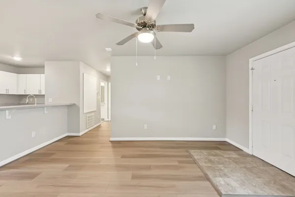 $1,200 | 254 Plez Morgan Drive, Unit E, Montgomery, TX 77356