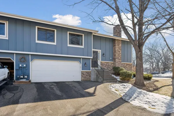 $299,900 | 7511 Wedgewood Way North, Maple Grove, MN 55311