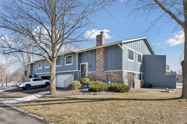 $299,900 | 7511 Wedgewood Way North, Maple Grove, MN 55311
