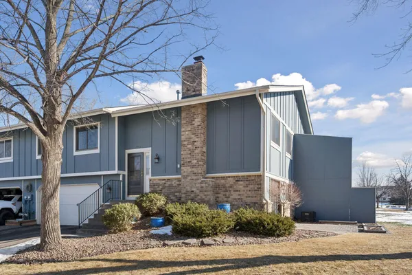 $299,900 | 7511 Wedgewood Way North, Maple Grove, MN 55311