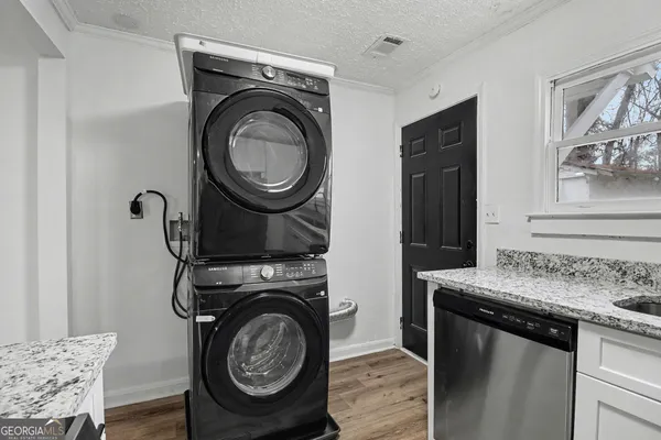$2,400 | 2160 Dowdell Drive, Atlanta, GA 30341