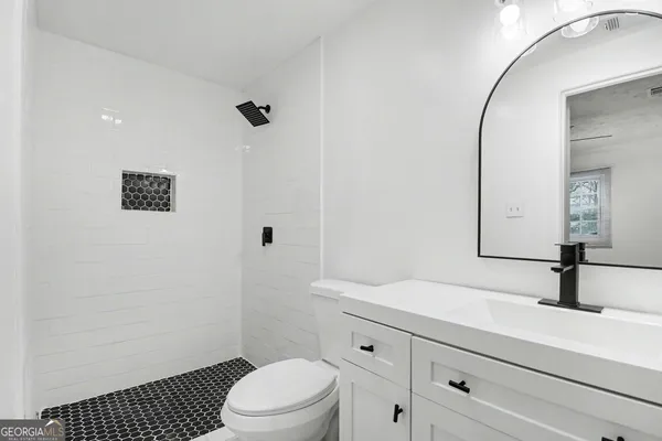 $2,400 | 2160 Dowdell Drive, Atlanta, GA 30341