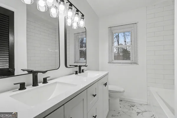 $2,400 | 2160 Dowdell Drive, Atlanta, GA 30341