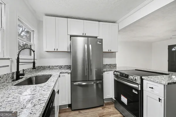 $2,400 | 2160 Dowdell Drive, Atlanta, GA 30341