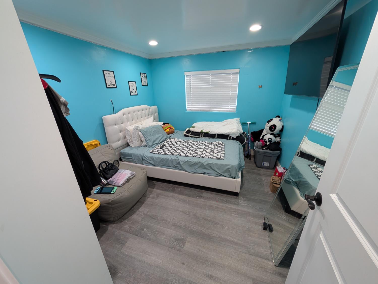 4142 Albers Road Oakdale, CA 95361 - Photo 14 of 20 a bedroom with furniture and a rug