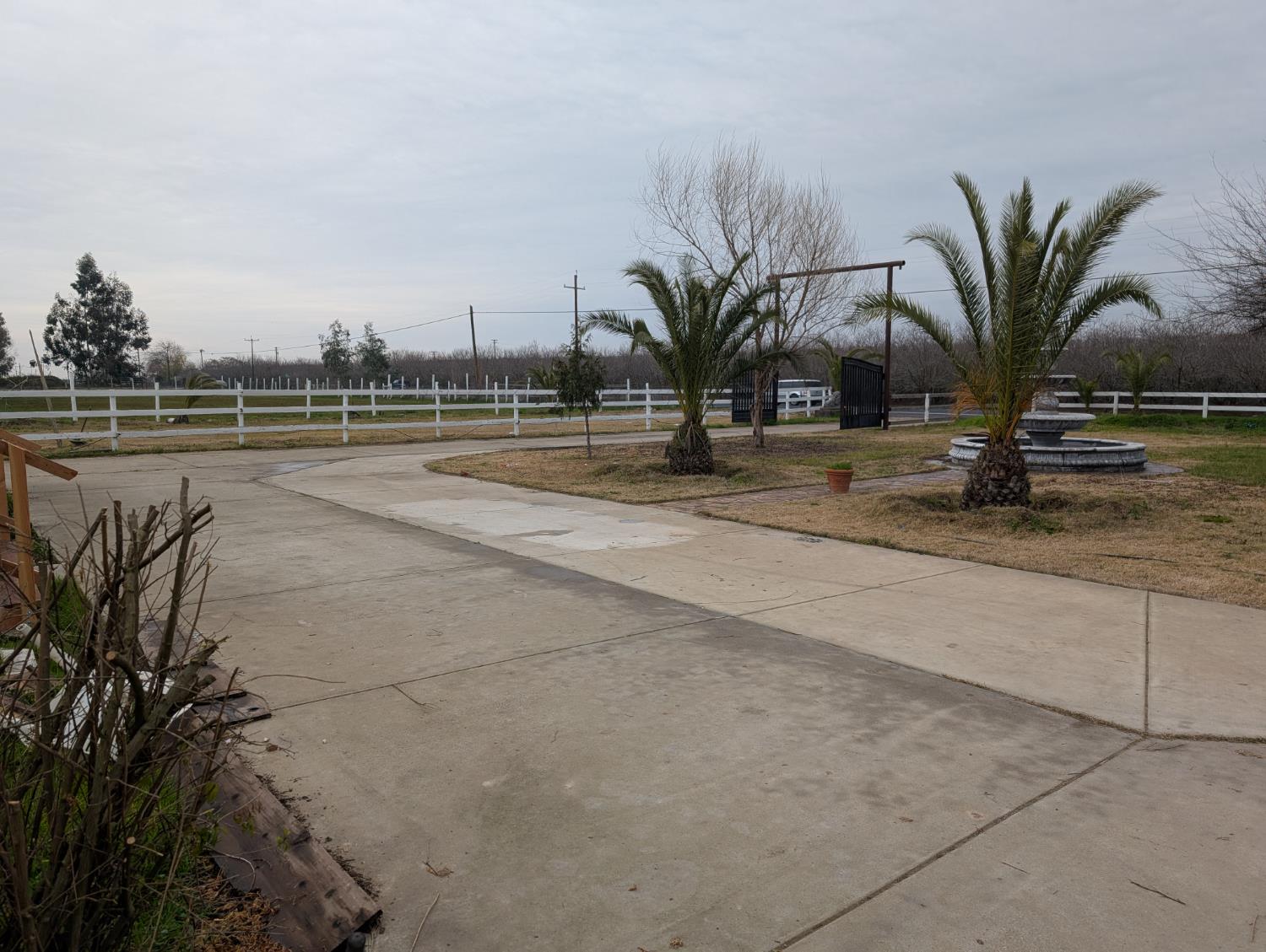 4142 Albers Road Oakdale, CA 95361 - Photo 16 of 20 a view of a swimming pool with a table and chairs