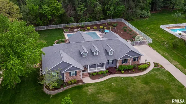 $635,000 | 301 Arbor Drive, Carterville, IL 62918
