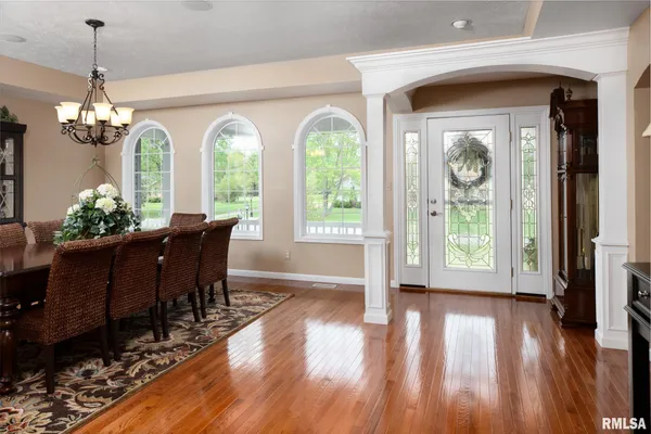$635,000 | 301 Arbor Drive, Carterville, IL 62918