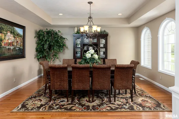 $635,000 | 301 Arbor Drive, Carterville, IL 62918